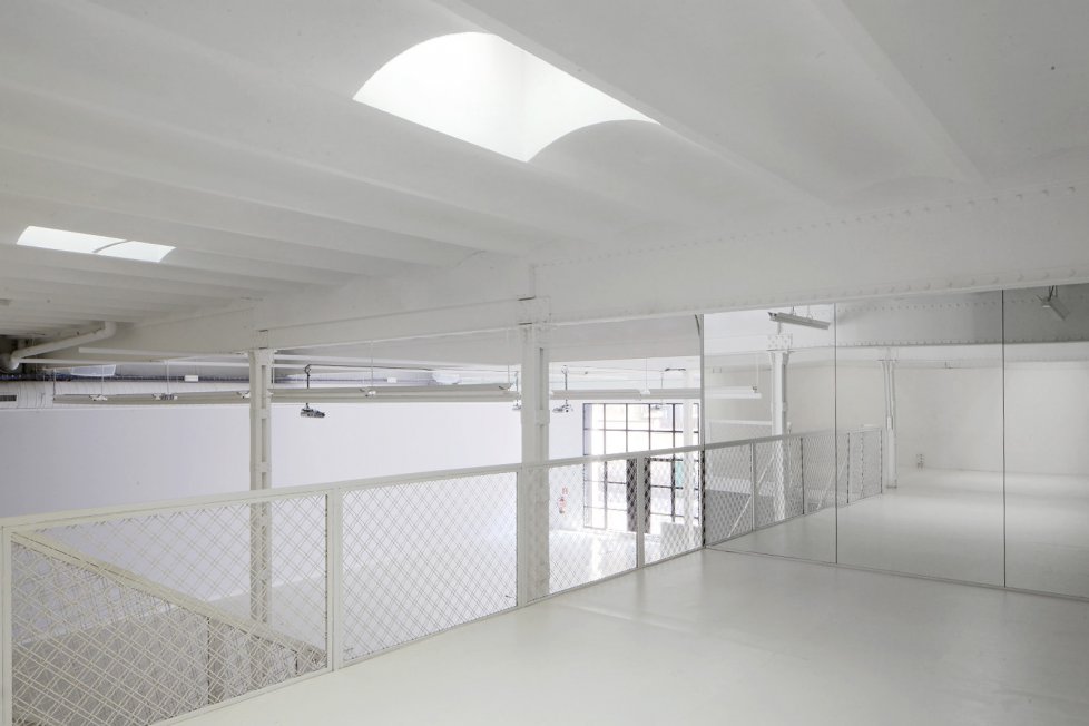 Bright White Venue4 Bright White Venue4