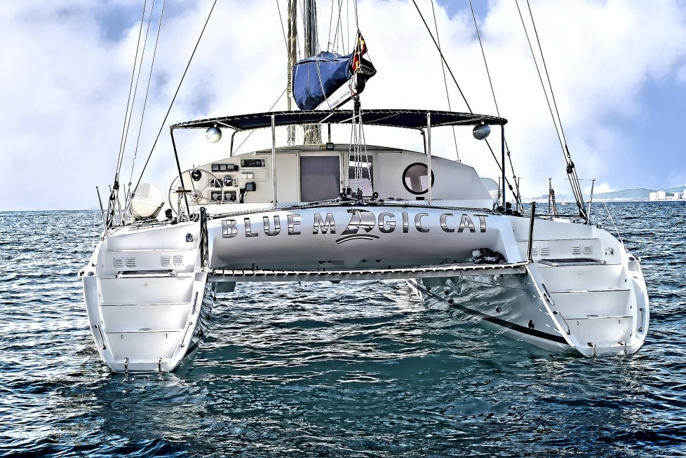 Luxurious Catamaran4 Luxurious Catamaran4
