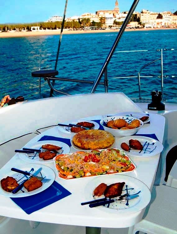 Luxurious Catamaran2 Luxurious Catamaran2
