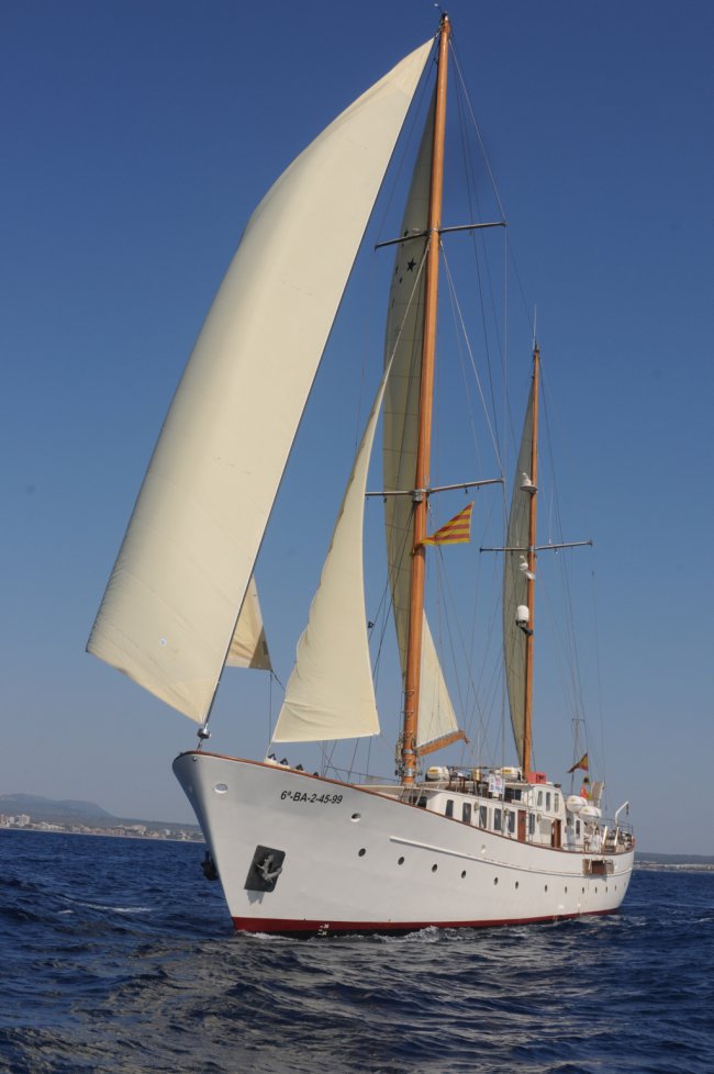 massive sailing yacht massive sailing yacht